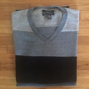 INC International Concepts Men's Gray Stripe V-neck Sweater Grey/Black, XL)